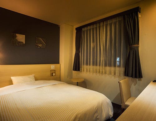 １３平米のシックなデザインのお部屋