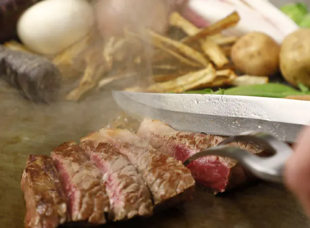 大人気!焼きたてステーキ