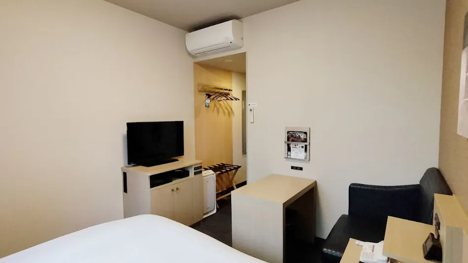 Hotel Route-Inn Takaoka Ekimae