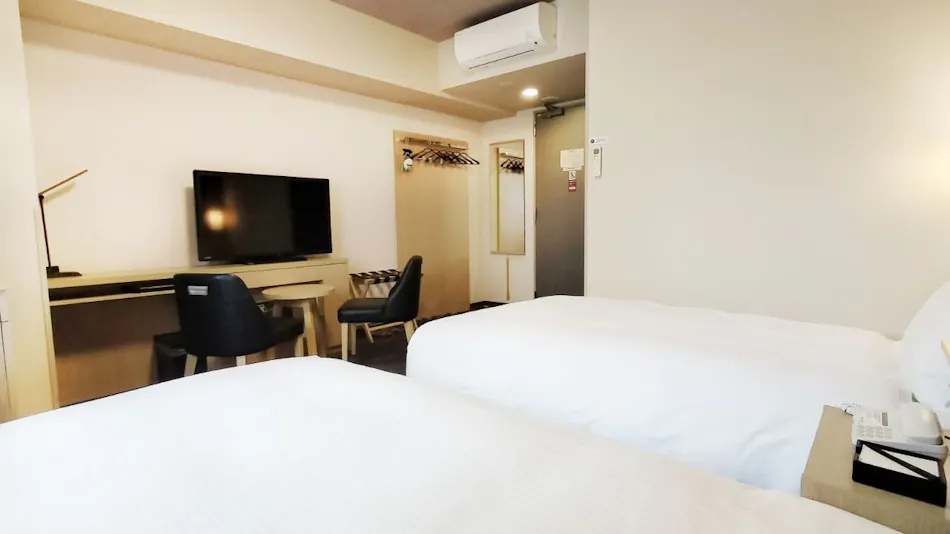 Hotel Route-Inn Takaoka Ekimae