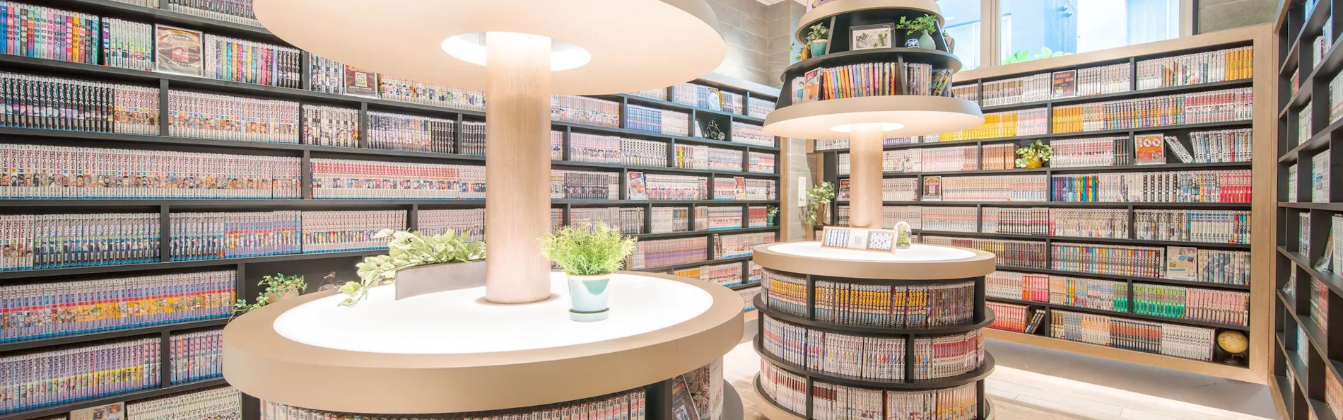 クインテッサホテル大阪心斎橋 Comic&Books