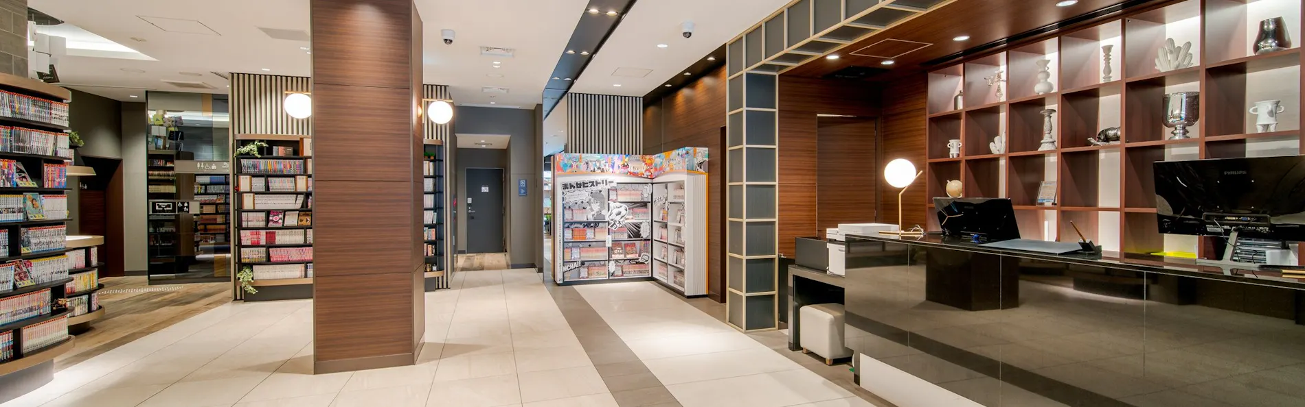 クインテッサホテル大阪心斎橋 Comic&Books