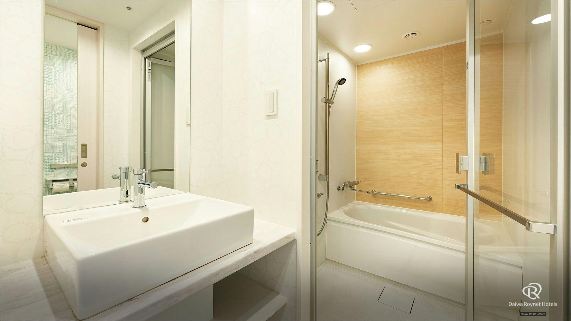 ห้องน้ำ (พร้อมอ่างอาบน้ำ)