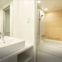 ห้องน้ำ (พร้อมอ่างอาบน้ำ)