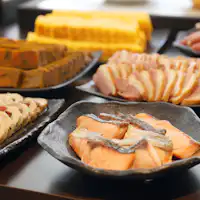 บุฟเฟ่ต์อาหารเช้าแบบญี่ปุ่นและตะวันตก