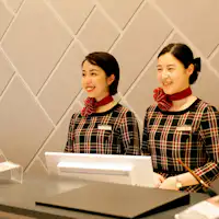 フロントスタッフ