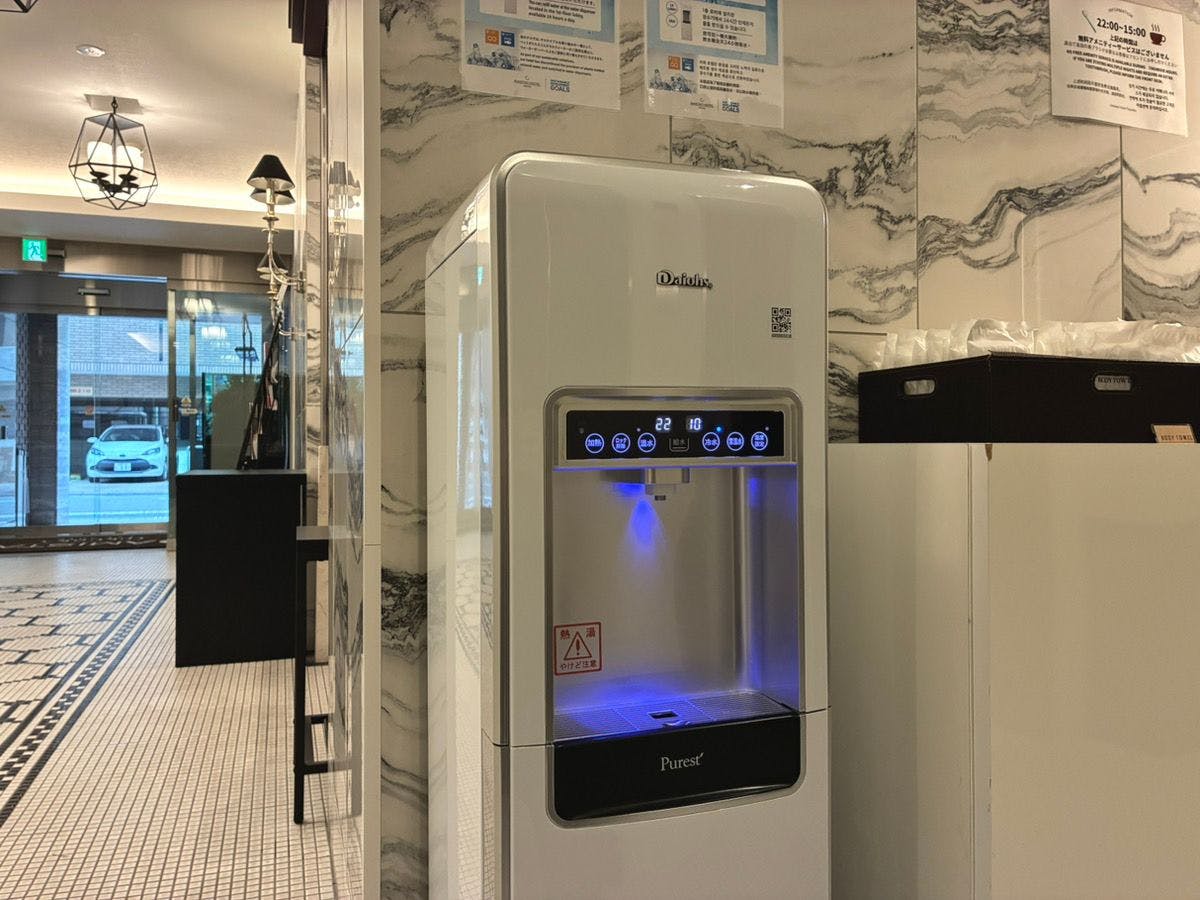 เครื่องทำน้ำดื่ม (ติดตั้งที่แผนกต้อนรับ)
