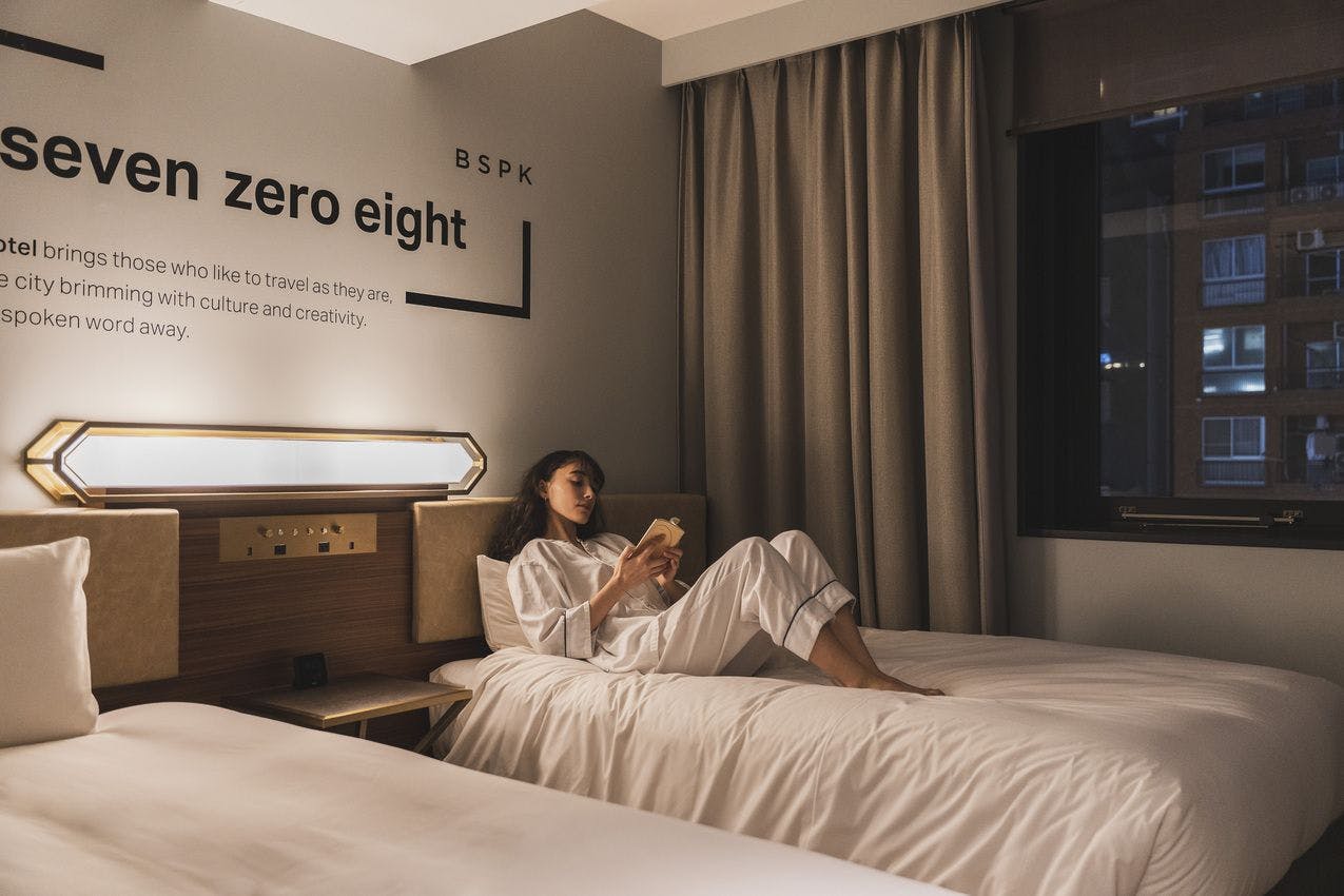 เตียงห้องพัก - ผู้หญิง