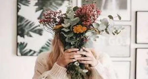 ในวันพิเศษของคู่รัก ครอบครัว หรือเพื่อน มอบช่อดอกไม้เป็นของขวัญเพื่อเฉลิมฉลอง!