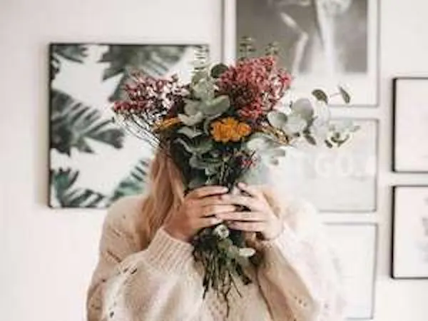 ในวันพิเศษของคู่รัก ครอบครัว หรือเพื่อน มอบช่อดอกไม้เป็นของขวัญเพื่อเฉลิมฉลอง!