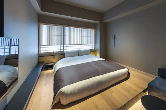 モデレートクィーンルーム