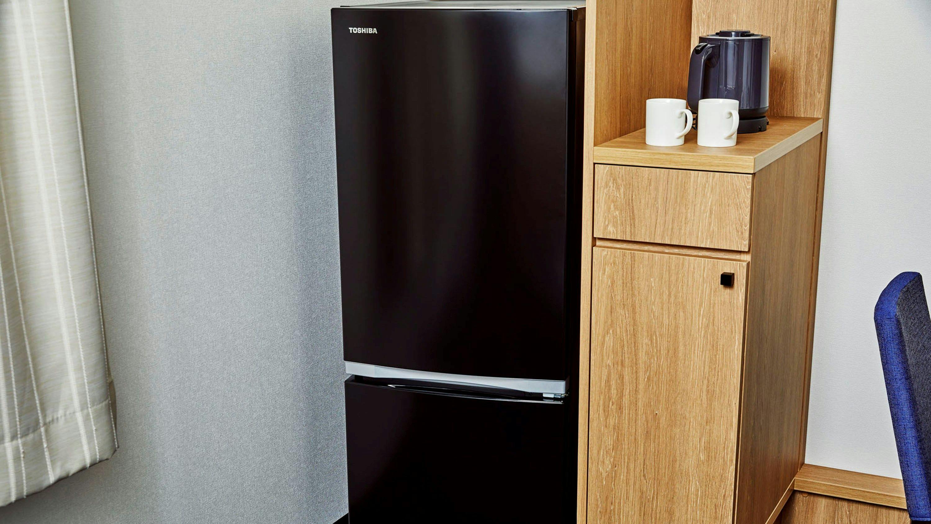 所有双人房均配备带冷冻室的双门冰箱。