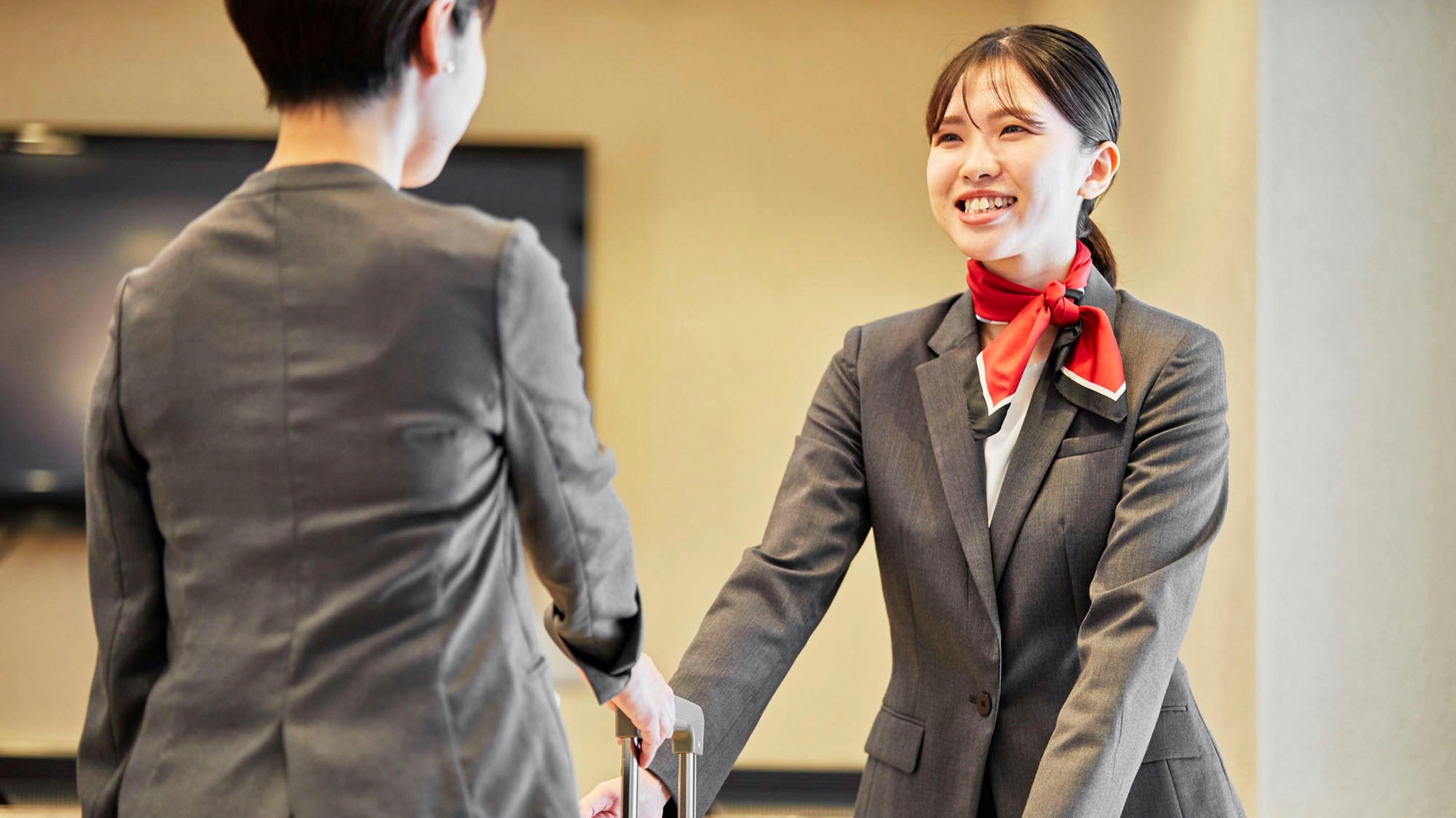 可于入住前后寄存行李。