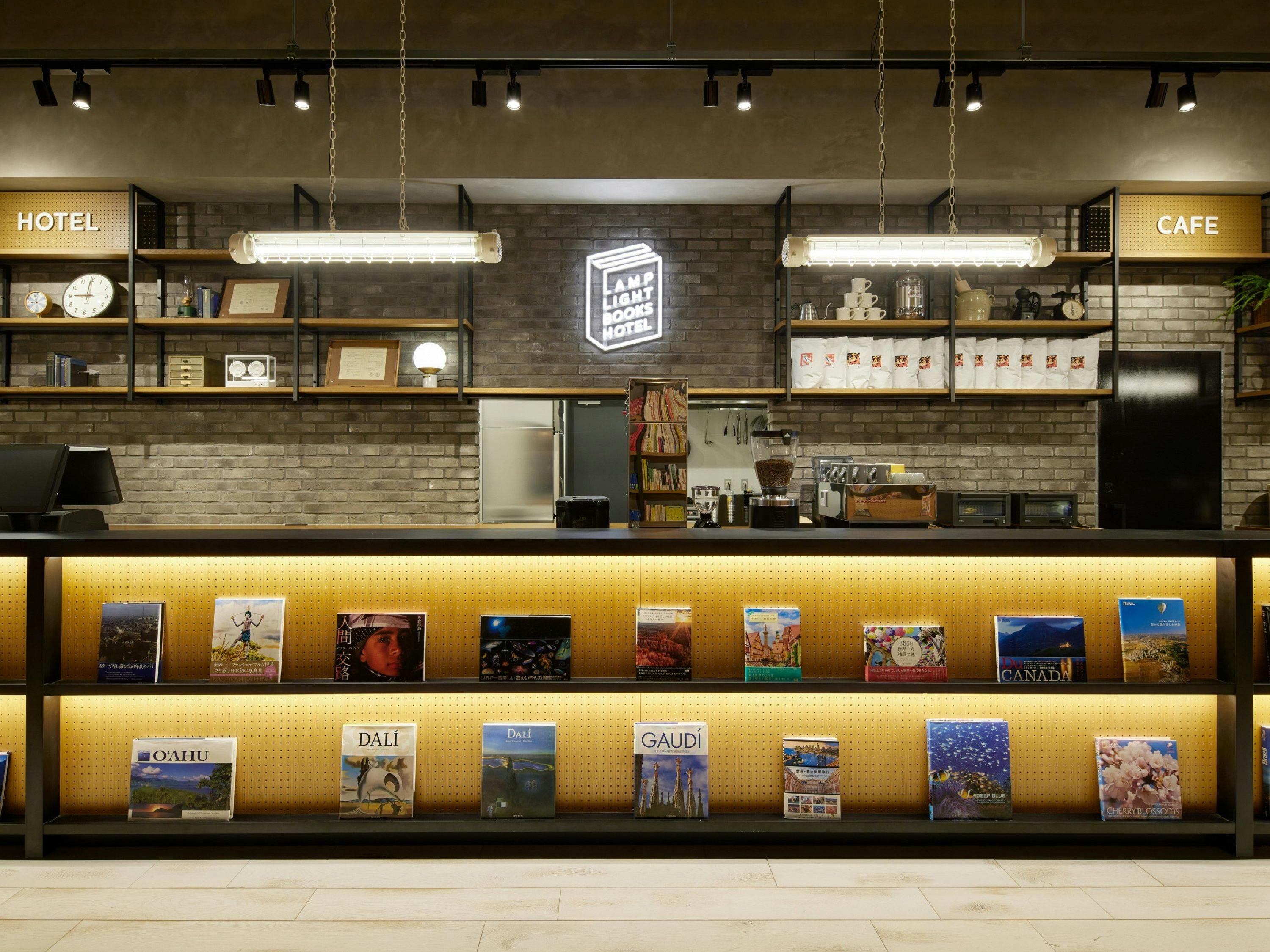 【Lamp Light Cafe】 ภายในร้าน