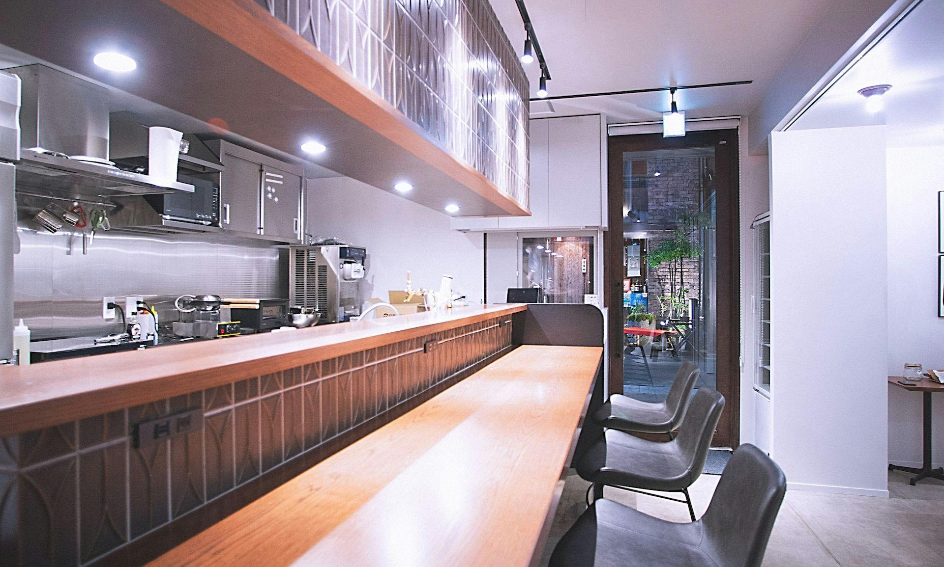 เมเปิลเลานจ์ โดย โตเกียวซาวร์สแตนด์