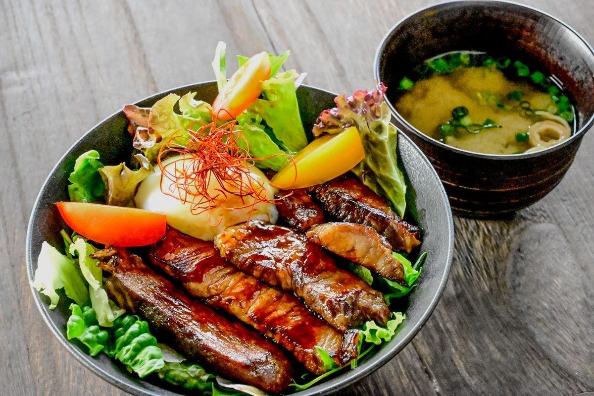 ウキロコポーク丼