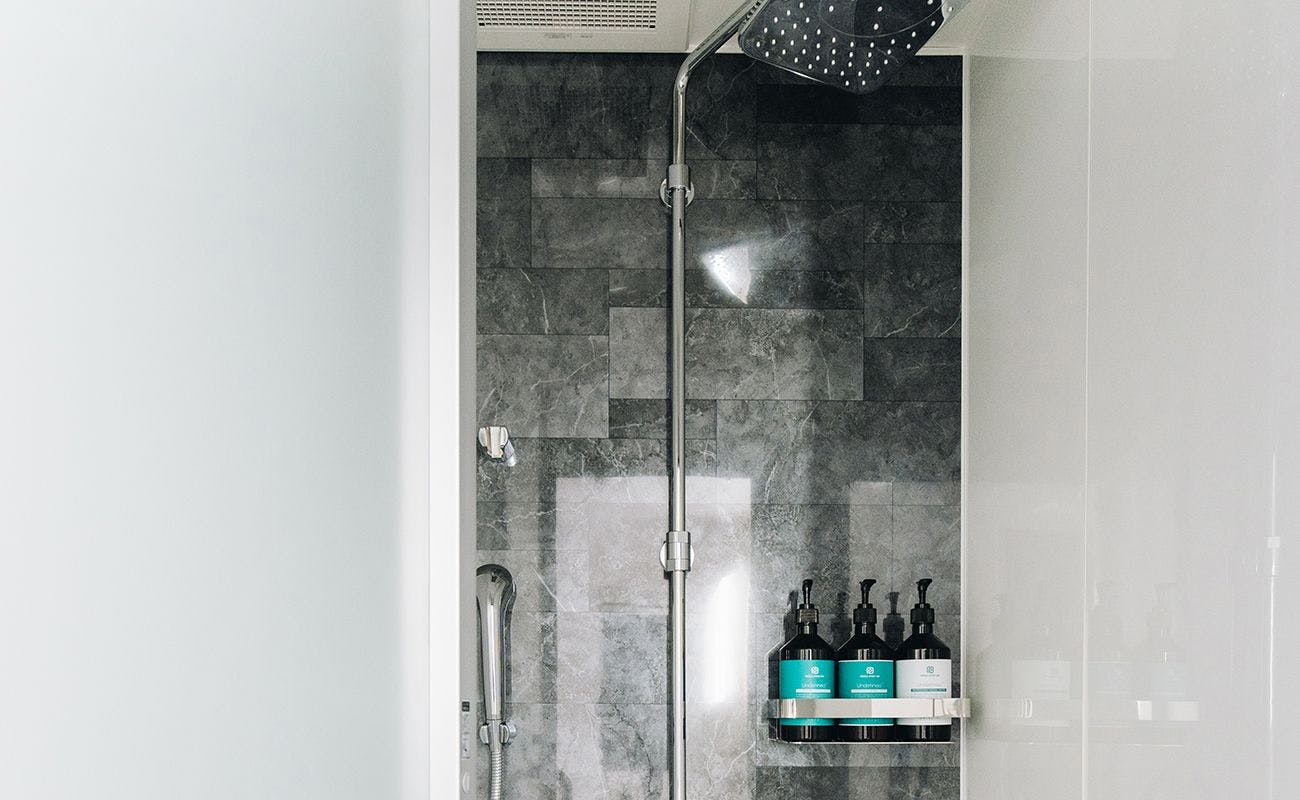 ห้องอาบน้ำฝักบัว