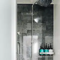 ห้องอาบน้ำฝักบัว