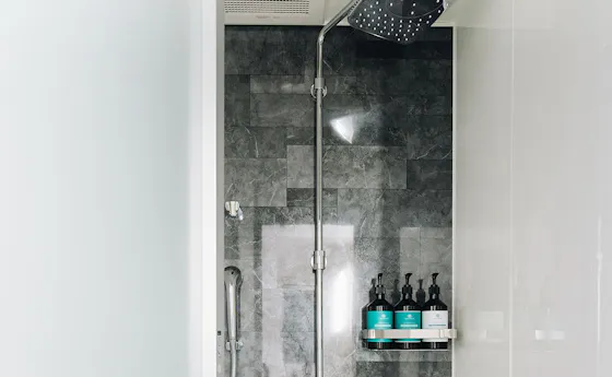 ห้องอาบน้ำฝักบัว