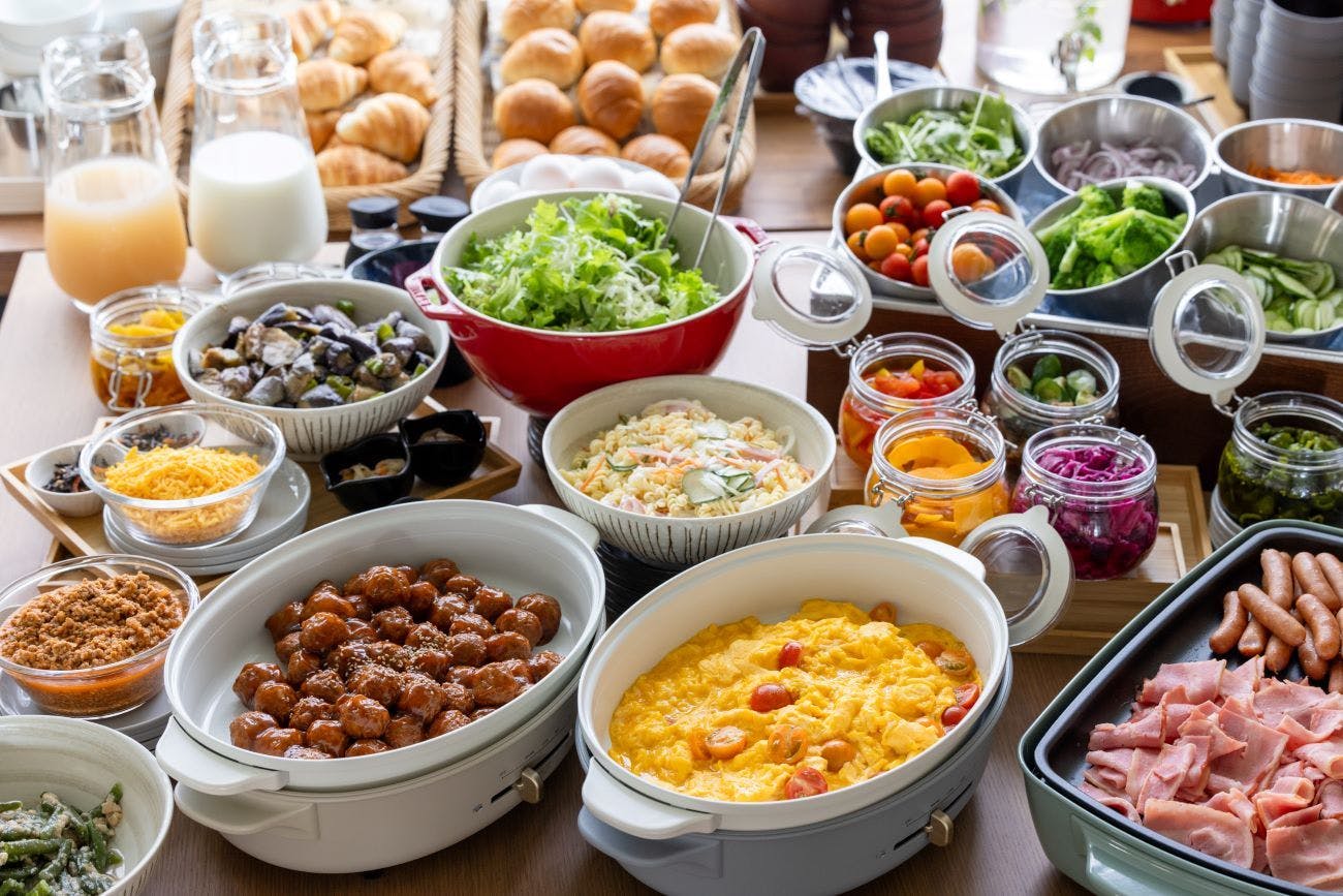 บุฟเฟ่ต์อาหารเช้าประมาณ 50 ชนิด (ตัวอย่าง) 5:30～10:00