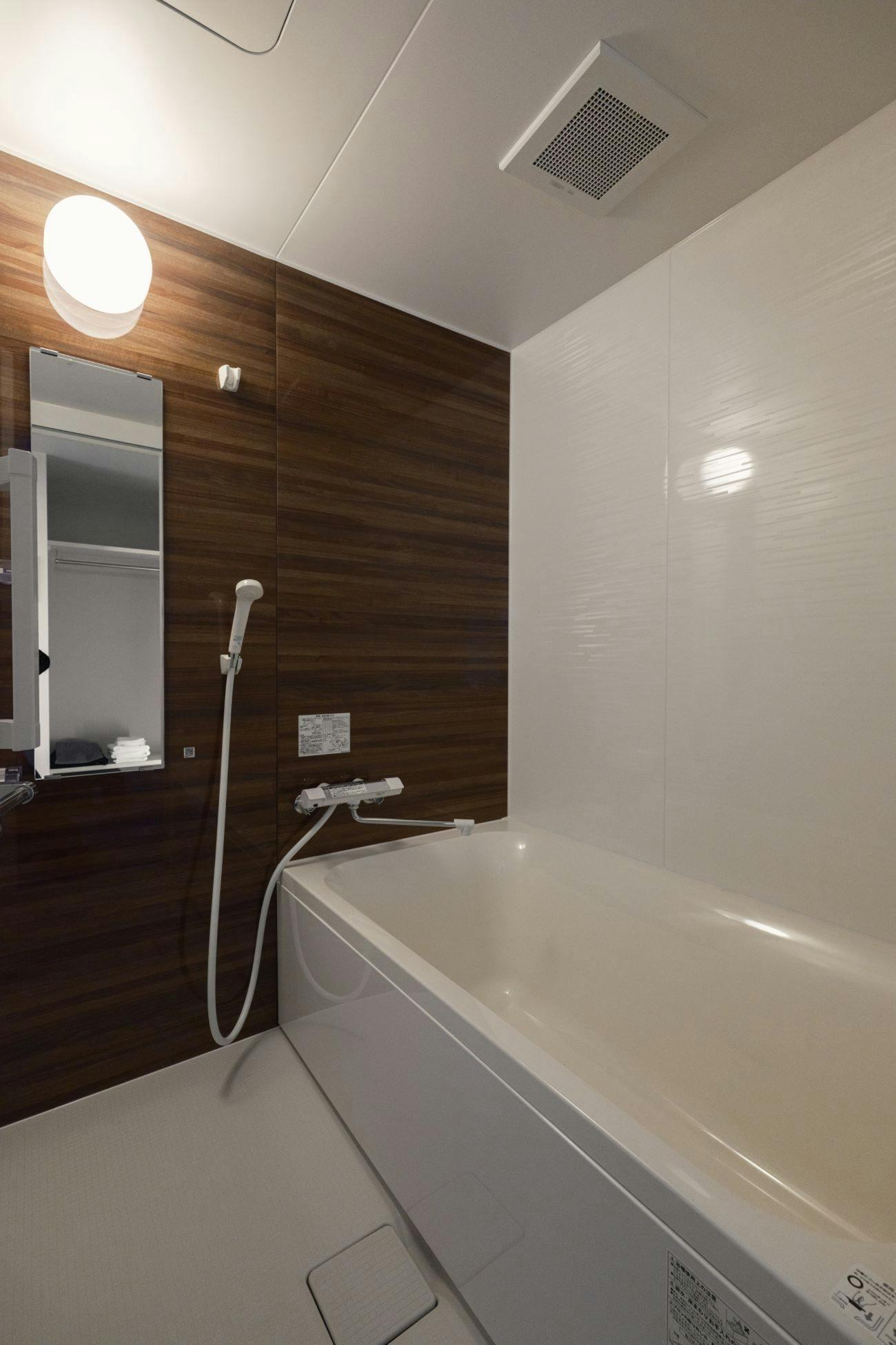 ห้องน้ำ ห้องสุขา และอ่างล้างหน้าแยกเป็นสัดส่วน