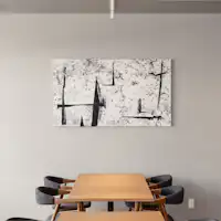 มีการจัดแสดงผลงานศิลปะหลากหลายทั่วทั้งโรงแรม