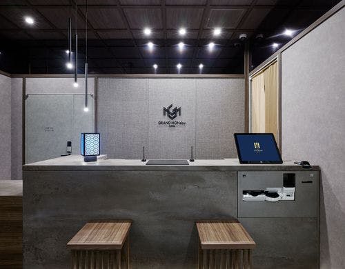 フロント・ロビー