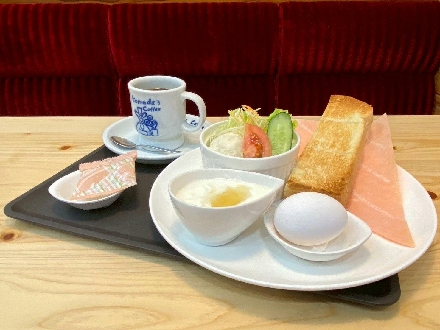コメダ朝食(ミニサラダ＋ヨーグルト別注)