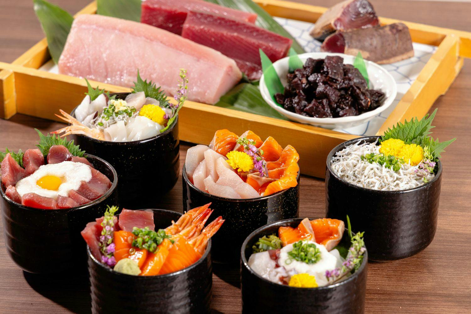 【朝食】その日の旬を自分だけの海鮮丼で。