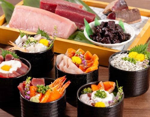 【朝食】その日の旬を自分だけの海鮮丼で。