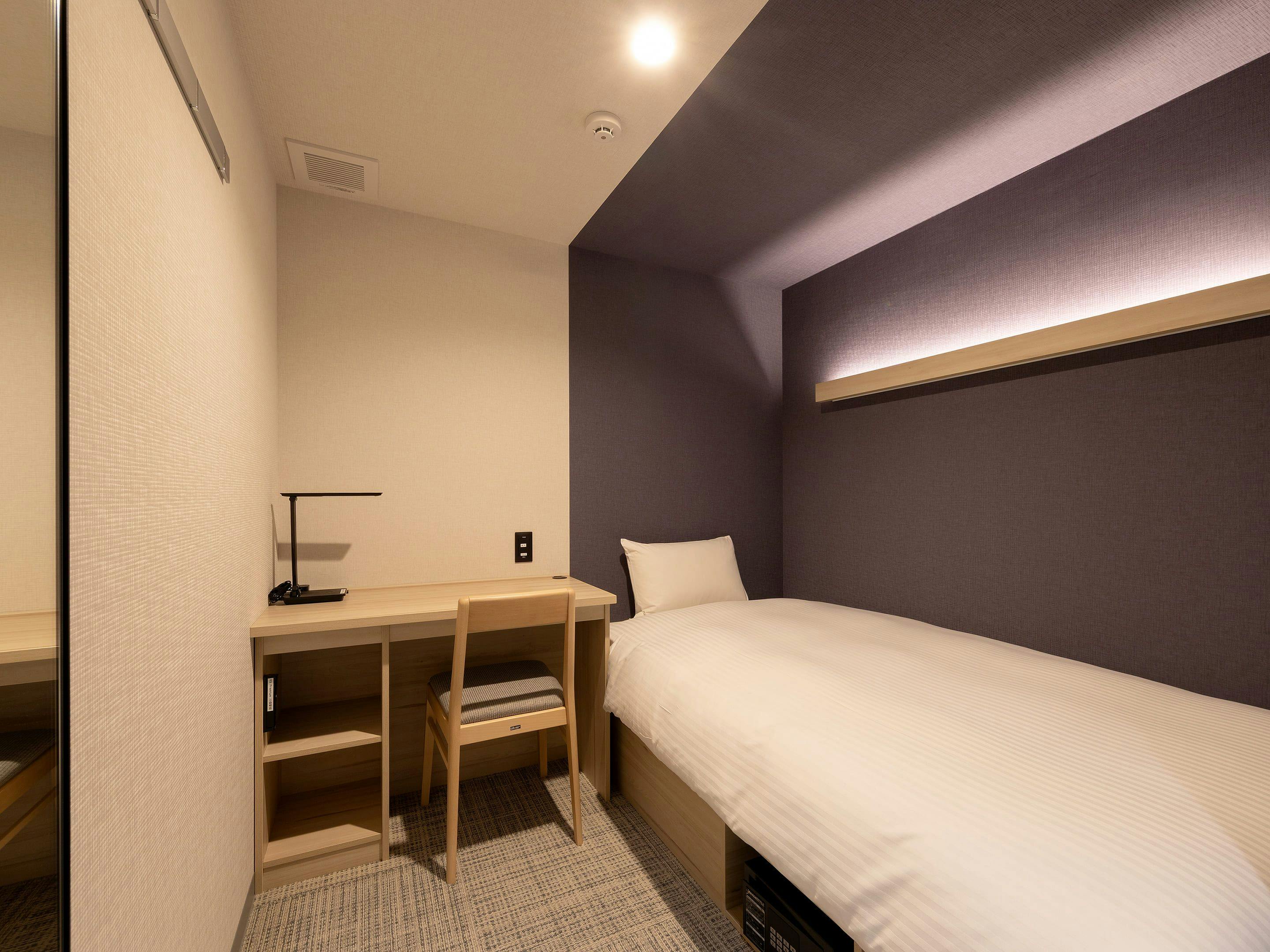 ห้องพักแบบแคปซูล (สำหรับผู้ชาย)