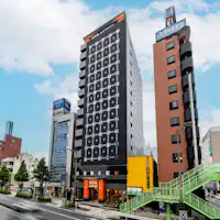 ホテル外観(昼)