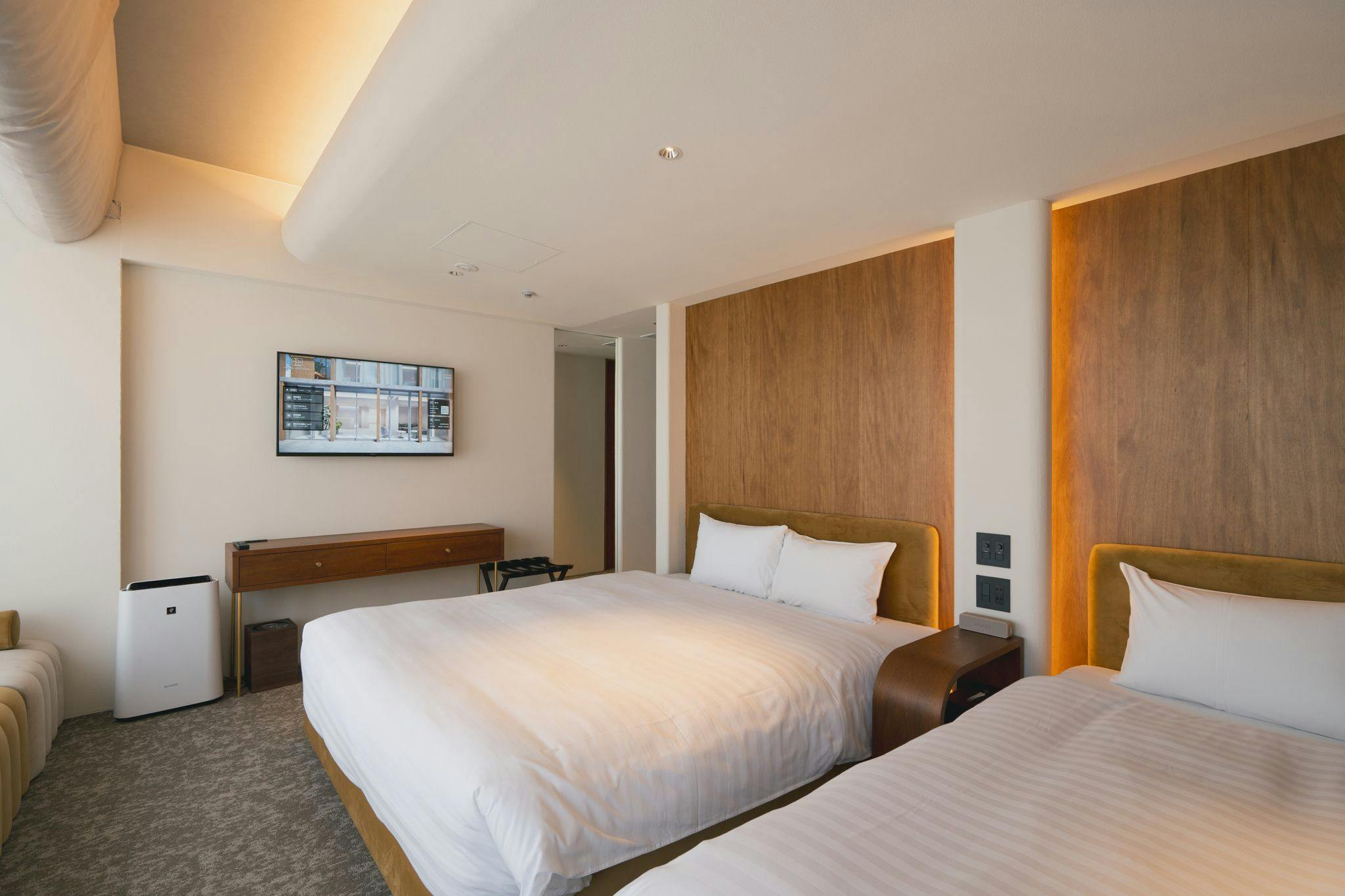 HOTEL ON/OFF