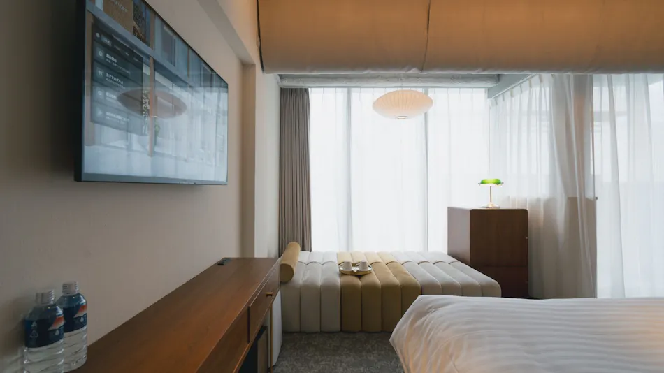 HOTEL ON/OFF