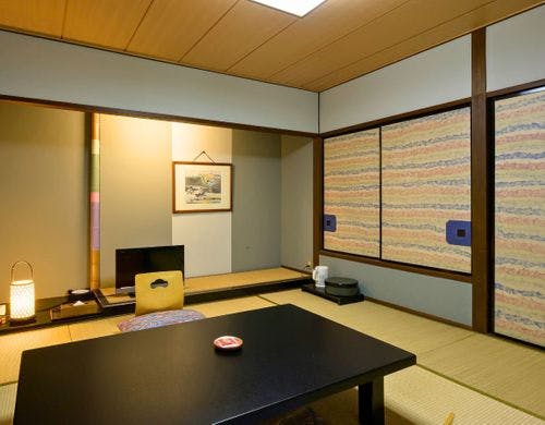古き良き日本の建築美を感じるお部屋。