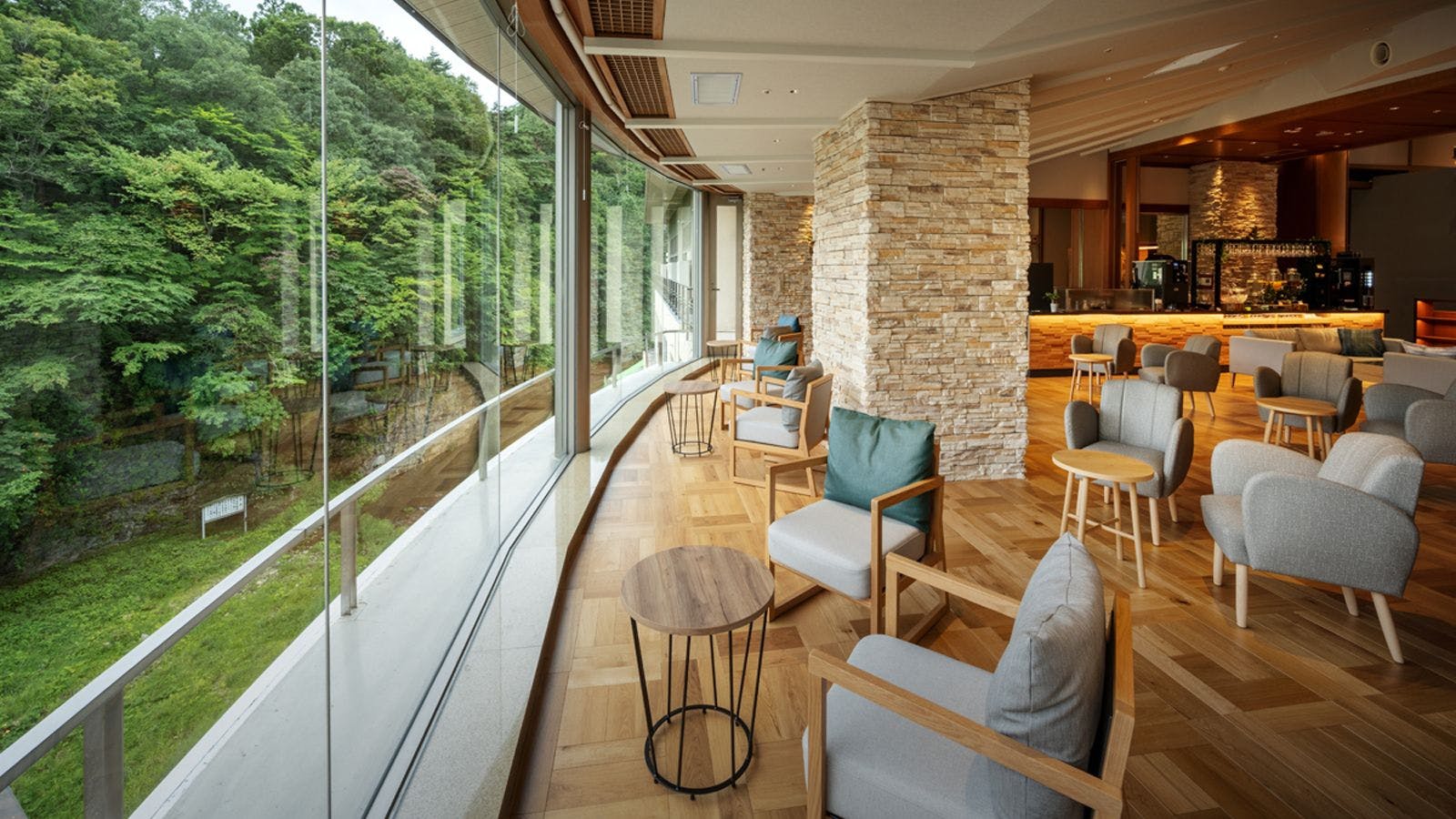 【เลานจ์ลำธาร】