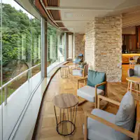 【เลานจ์ลำธาร】