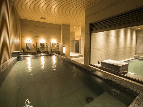 ห้องอาบน้ำสาธารณะ (หญิง)