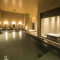 ห้องอาบน้ำสาธารณะ (หญิง)