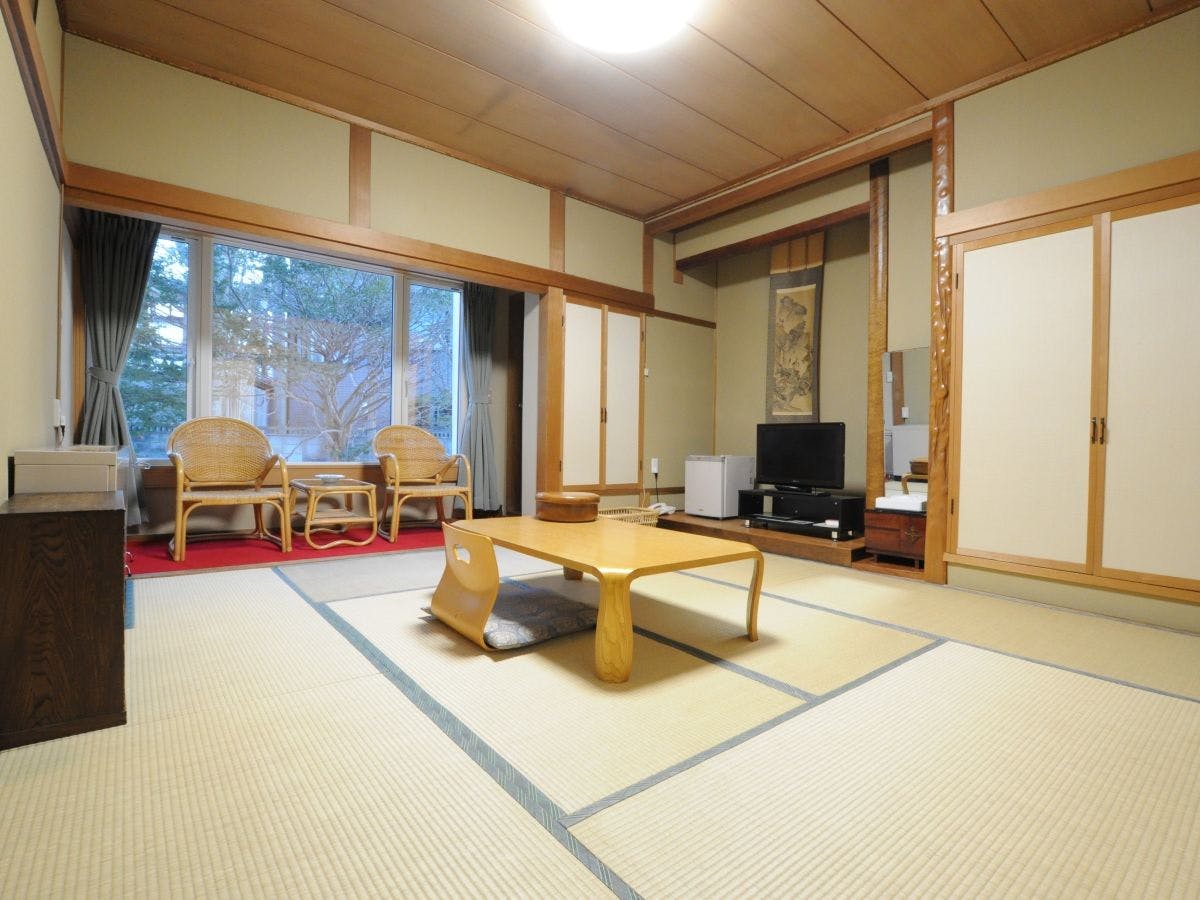 ห้องสไตล์ญี่ปุ่น 8 เสื่อทาทามิ พร้อม Wi-Fi ฟรี!