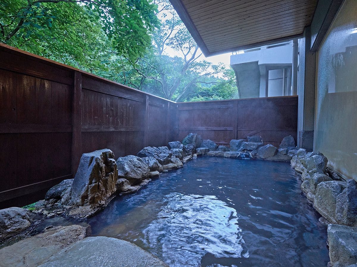 ออนเซ็นกลางแจ้ง (สำหรับผู้ชาย)