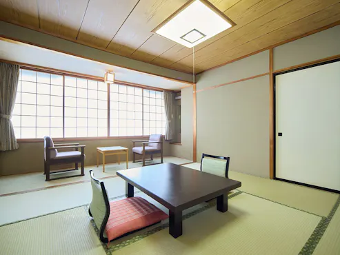 อาคารฝั่งตะวันตก ห้องสไตล์ญี่ปุ่น ขนาด 8 เสื่อทาทามิ