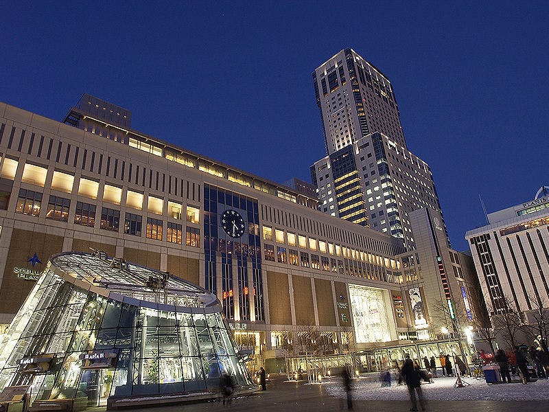 สถานีซัปโปโร (กลางคืน)