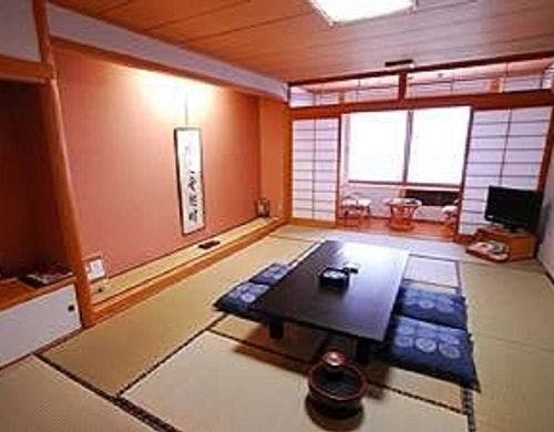 【禁煙】和室12畳山側　花さらさ