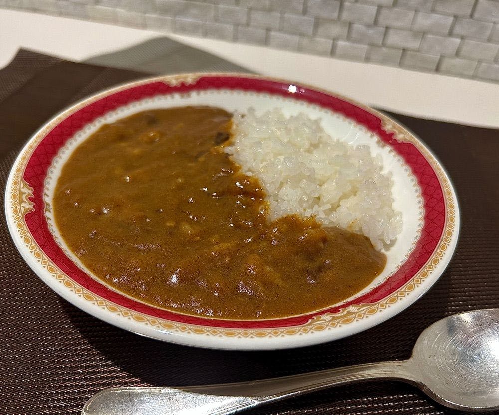 แกงกะหรี่ยามค่ำคืน