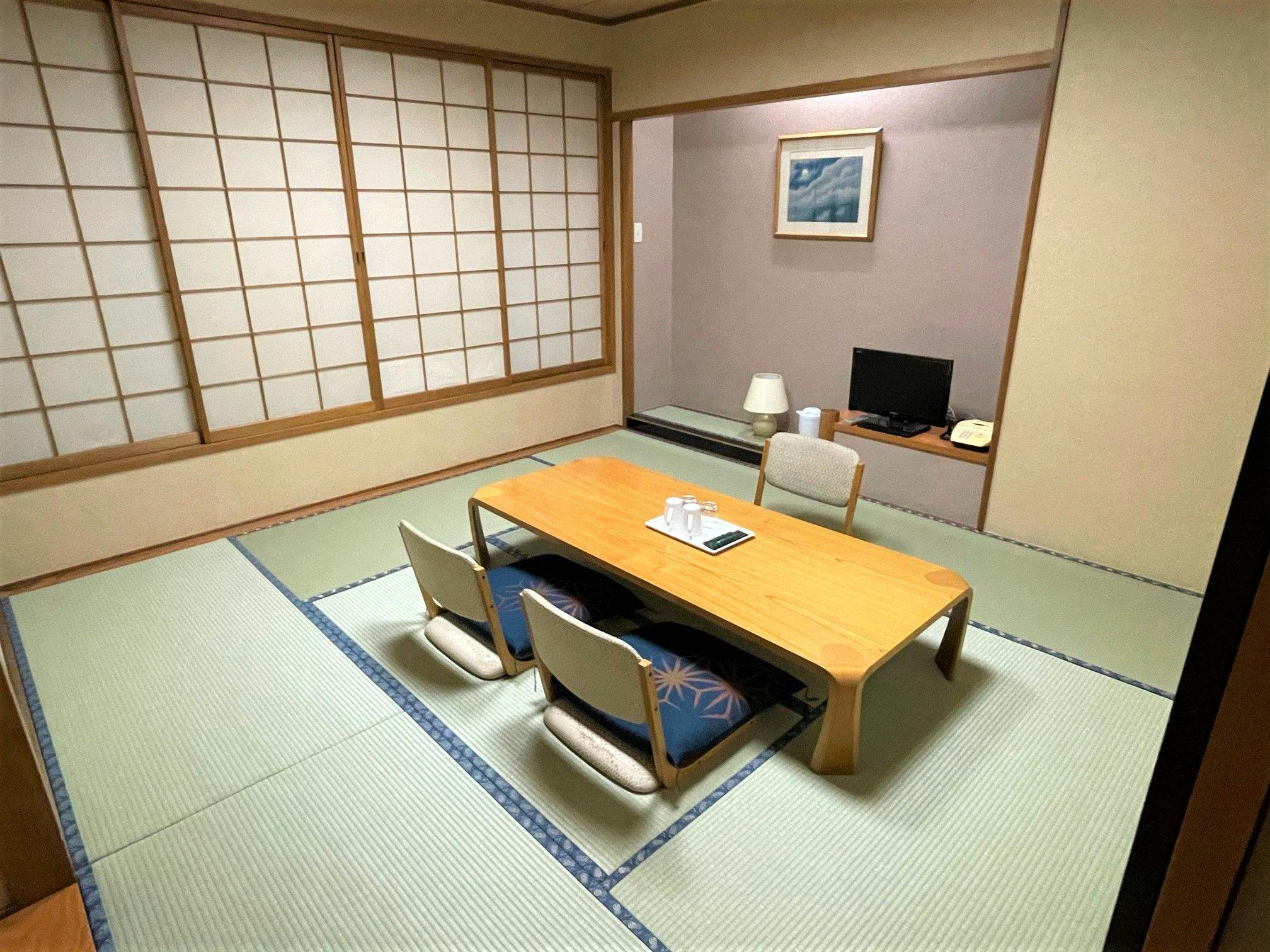 ห้องสไตล์ญี่ปุ่น 8 เสื่อทาทามิ ห้องน้ำและห้องสุขาแยกกัน