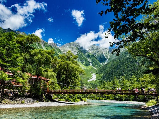 คามิโคจิในต้นฤดูร้อน (สะพานคัปปะ)