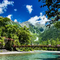 คามิโคจิในต้นฤดูร้อน (สะพานคัปปะ)