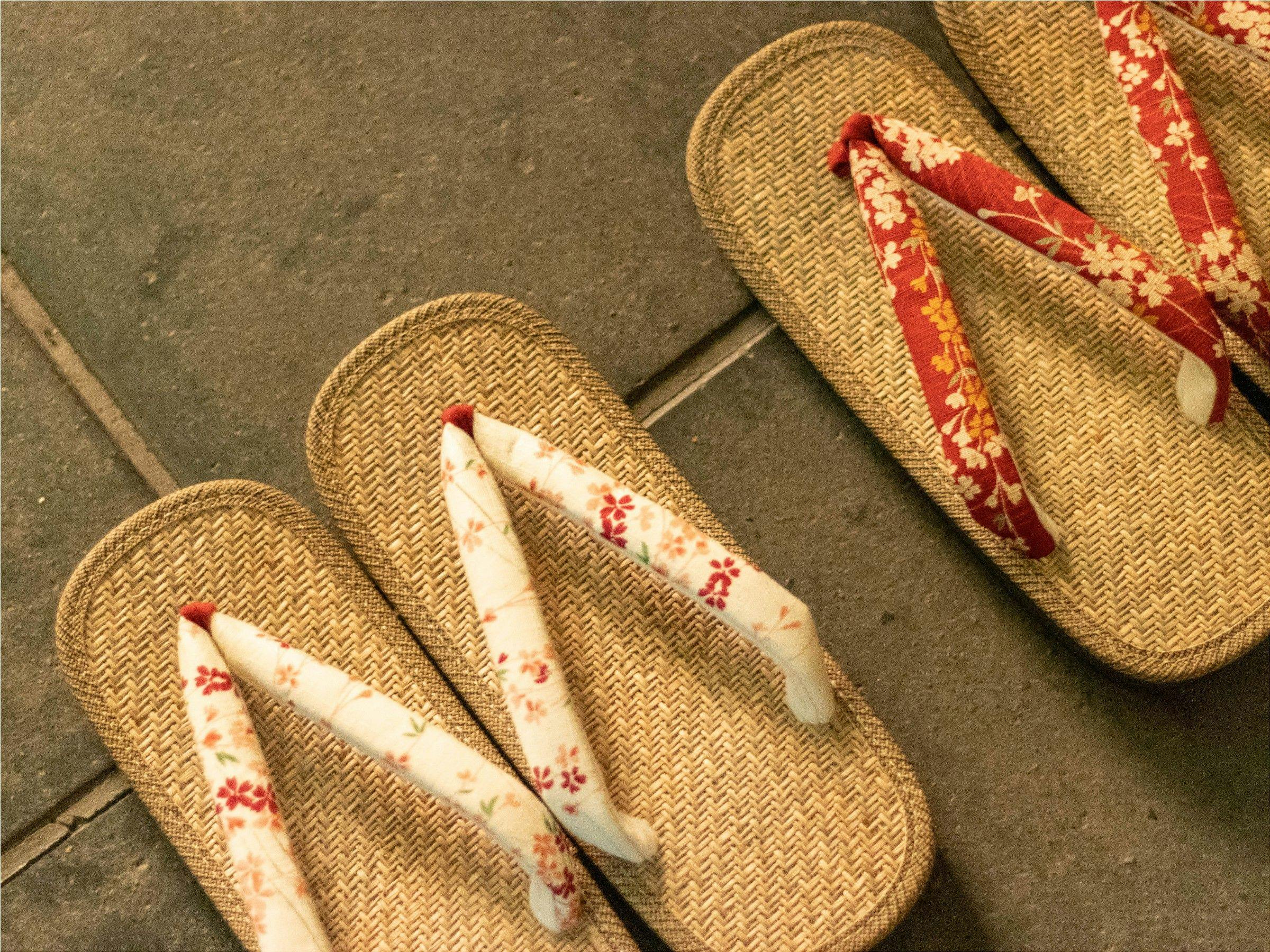 เราได้เตรียมรองเท้าแตะที่น่ารักไว้ให้แล้ว