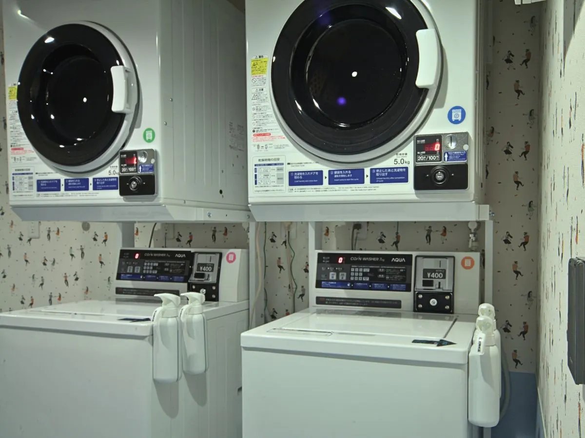 มีเครื่องซักผ้า 2 เครื่องและเครื่องอบผ้า 2 เครื่องให้บริการตลอด 24 ชั่วโมง